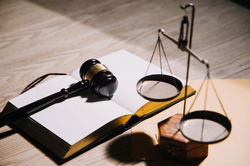 Judge and gavel courtroom concept image, representing Georgia punitive damages law and the clear and convincing evidence standard after a car crash